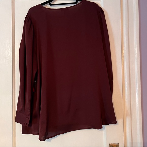 Vince Camuto Crossover Top - Picture 4 of 11